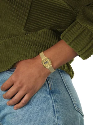 gedragen casio gouden horloge
